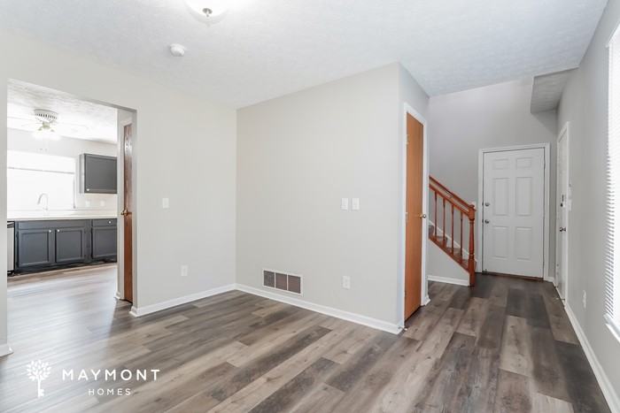 473 Buckingham Ct - Photo 6 of 18