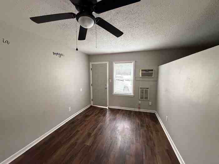 2175 Mccravy St - Photo 4 of 5