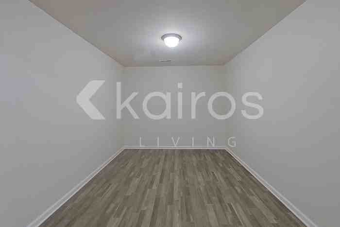 1190 Amberlight Cir - Photo 2 of 22