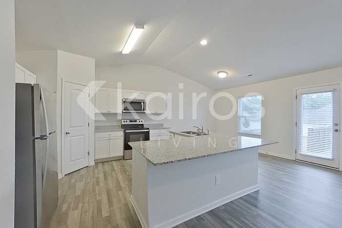 1190 Amberlight Cir - Photo 7 of 22