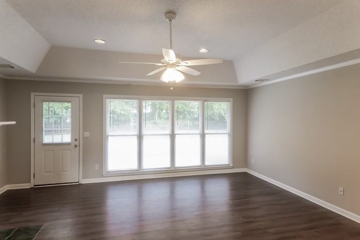 10415 Shadowview Rd - Photo 2 of 12