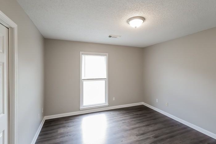 10415 Shadowview Rd - Photo 7 of 12