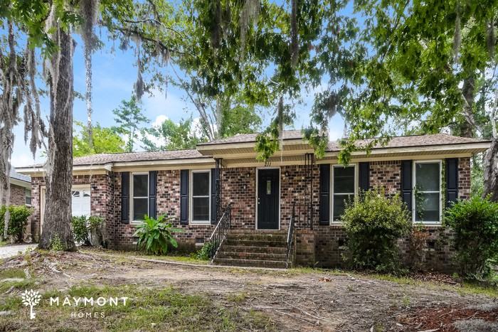 211 Kent Ct - Photo 2 of 3