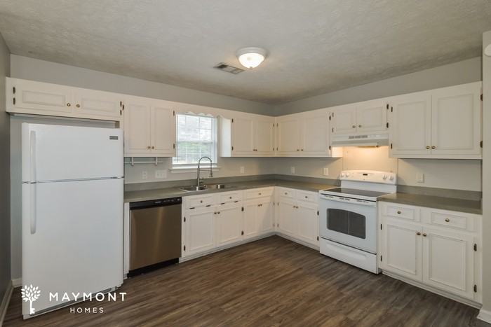 975 Eastern Oaks Dr - Photo 6 of 12