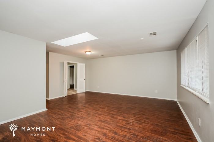 2499 Bluelark Dr - Photo 4 of 12