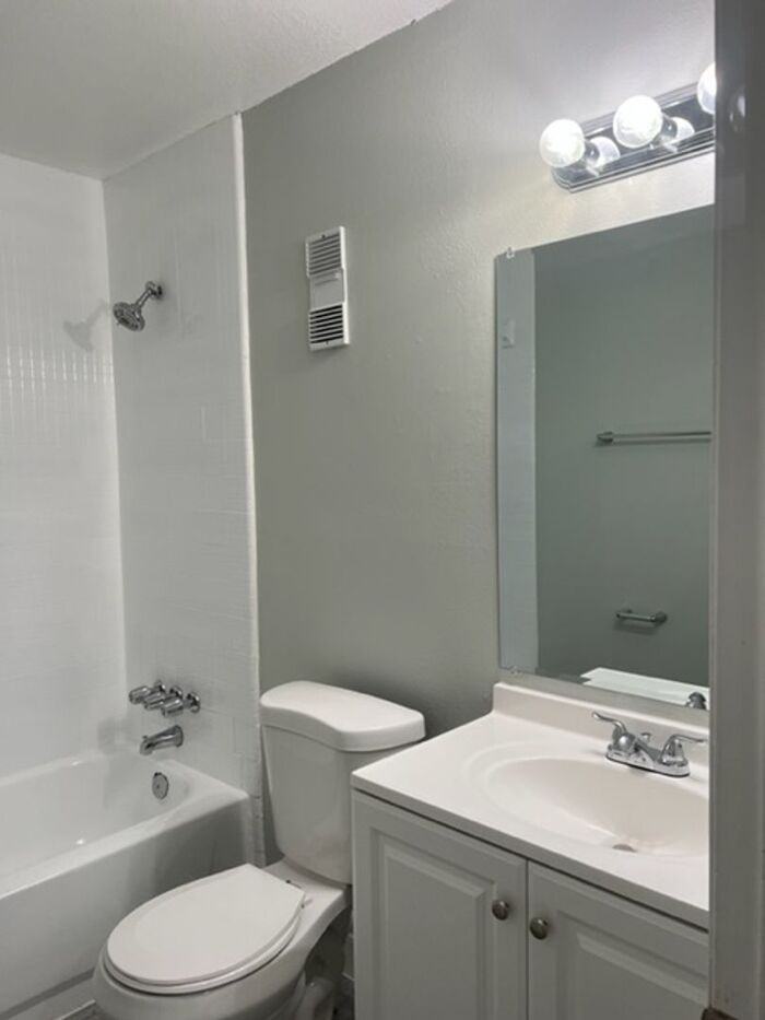 125 S Salisbury Ave #B1 - Photo 6 of 9