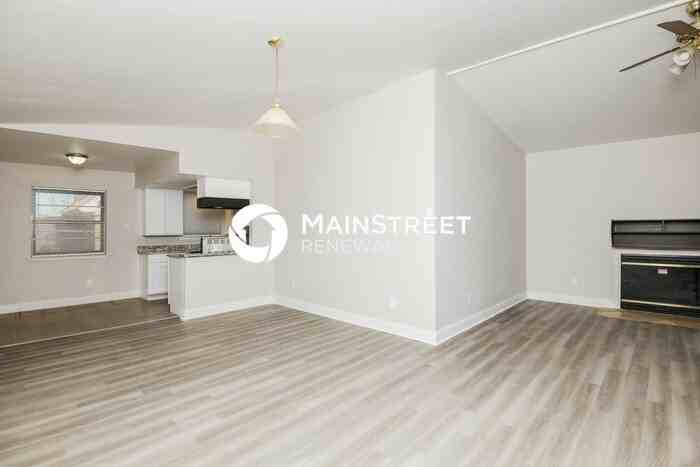 3217 Ridgedale St - Photo 2 of 16