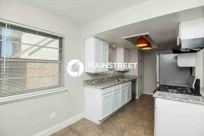 3217 Ridgedale St - Photo 6 of 16