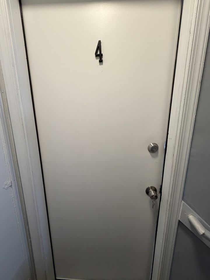 403 Newcomb St Se #4 - Photo 2 of 19