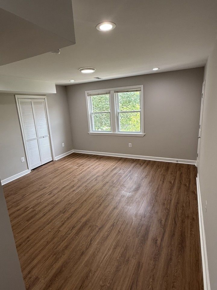 403 Newcomb St Se #4 - Photo 3 of 19
