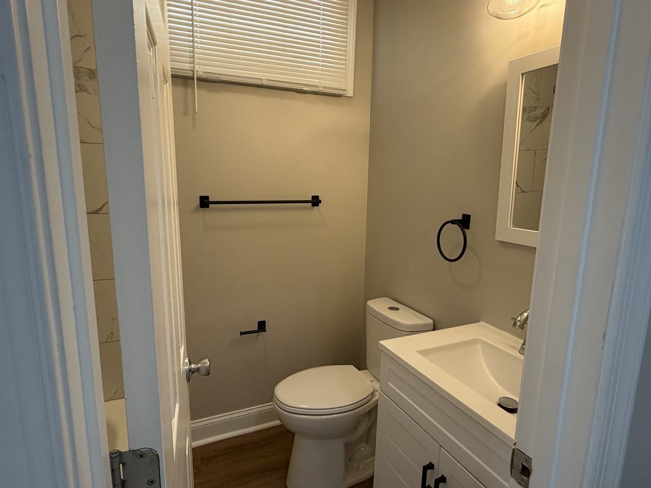 403 Newcomb St Se #4 - Photo 7 of 19