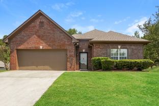 325 Bedford Cir - Photo 1 of 1