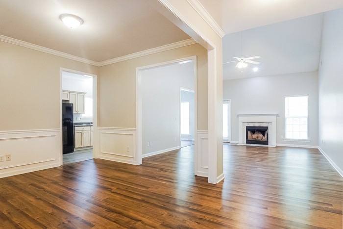 325 Bedford Cir - Photo 6 of 12