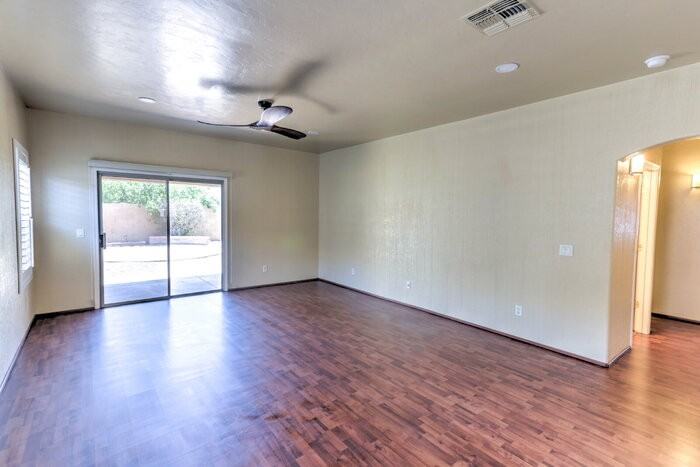 158 E Corte Rancho Dorada - Photo 3 of 33