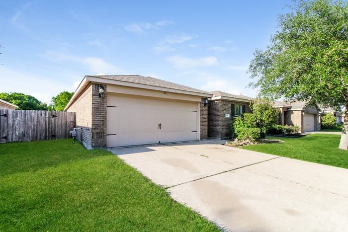 2107 Golden Topaz Dr - Photo 2 of 15