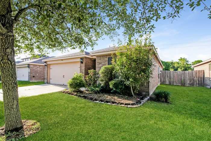 2107 Golden Topaz Dr - Photo 3 of 15