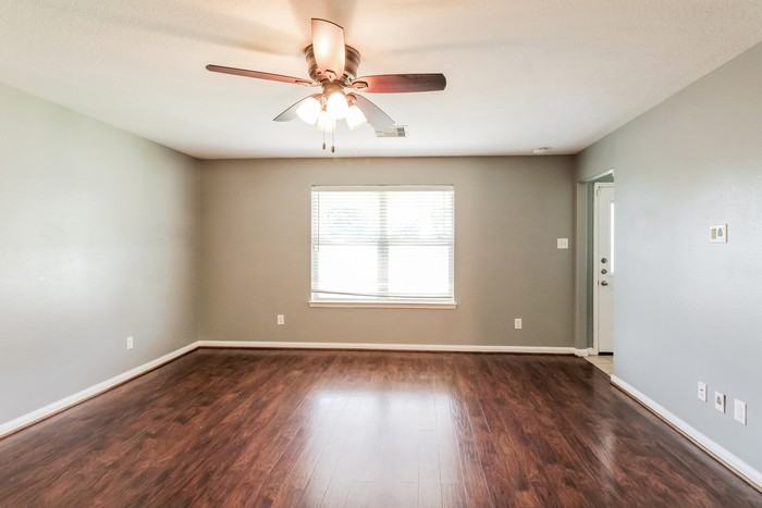 2107 Golden Topaz Dr - Photo 4 of 15