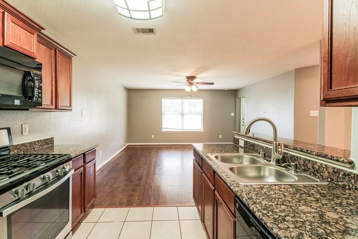 2107 Golden Topaz Dr - Photo 7 of 15