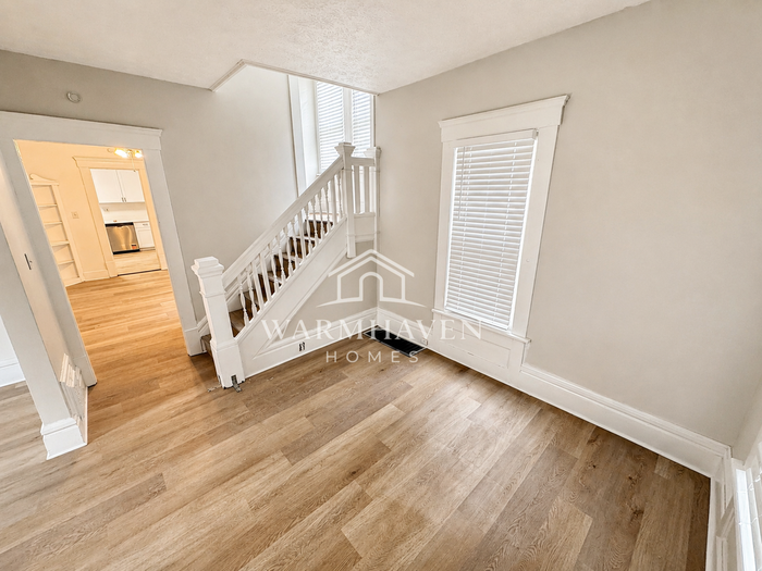 212 Gale St - Photo 2 of 21