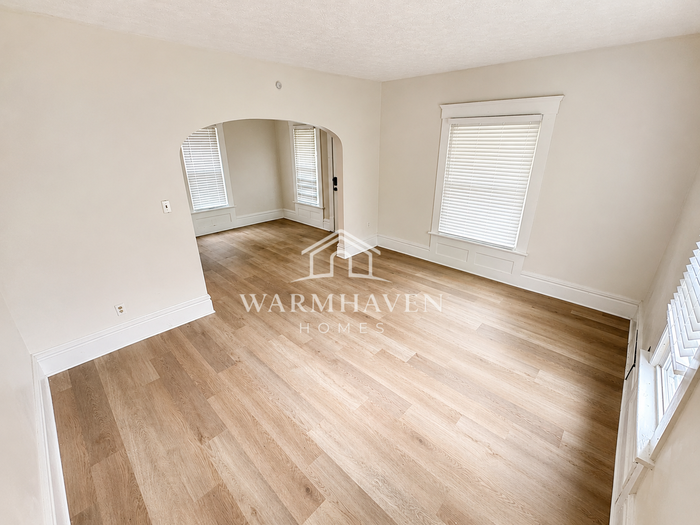 212 Gale St - Photo 4 of 21