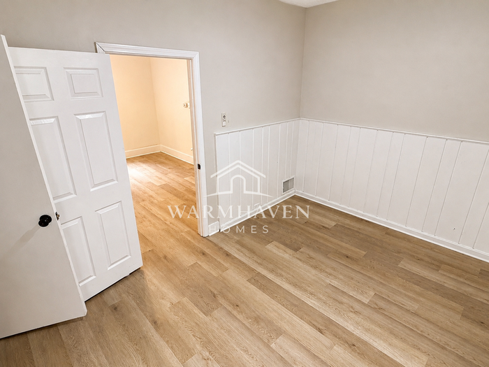 212 Gale St - Photo 7 of 21