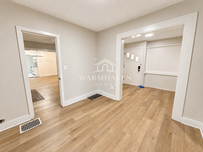 1263 W Waterloo Rd - Photo 4 of 15
