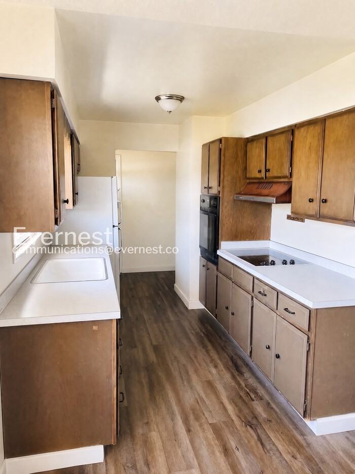 928 Timber Ln - Photo 5 of 23