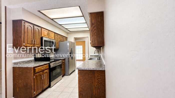 5127 Roundhill St - Photo 3 of 26