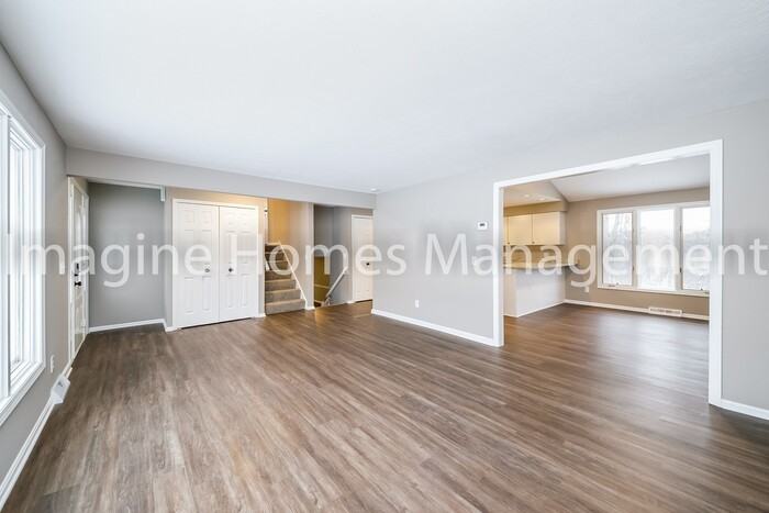 34876 S Side Park Dr - Photo 3 of 19
