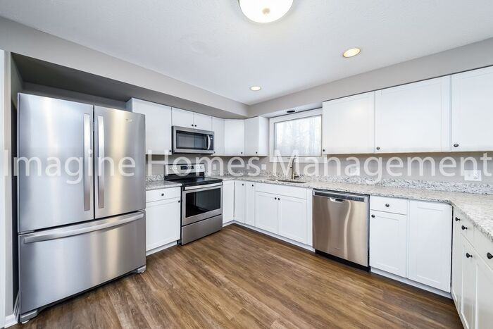 34876 S Side Park Dr - Photo 6 of 19