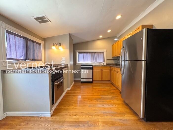 1248 S Pennsylvania St - Photo 3 of 26