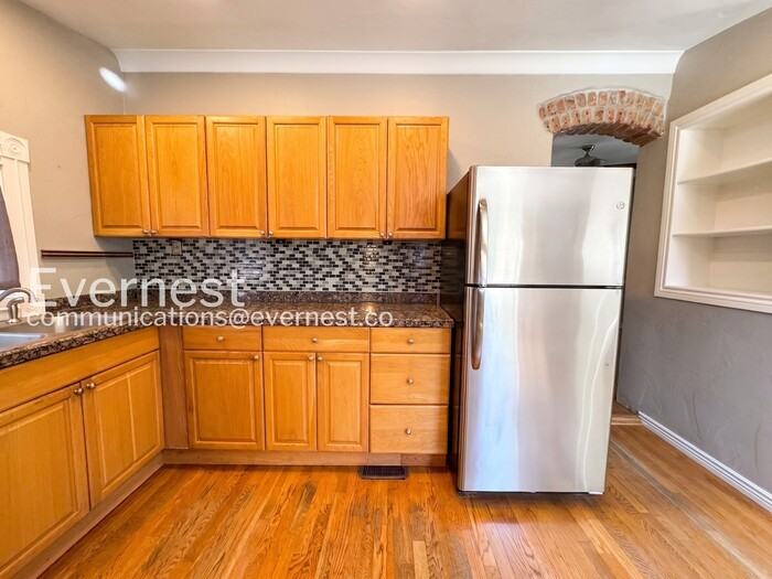 1248 S Pennsylvania St - Photo 4 of 26