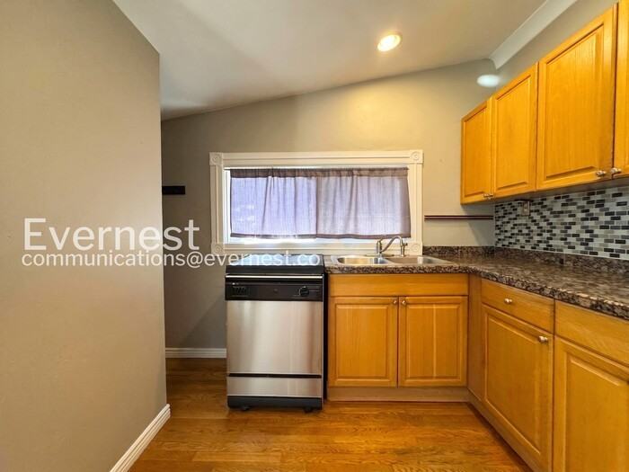 1248 S Pennsylvania St - Photo 5 of 26