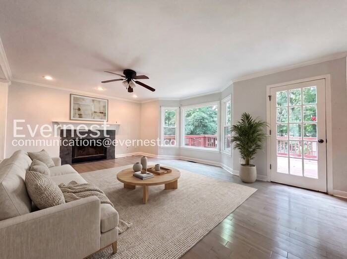 5950 Henley Dr - Photo 3 of 27