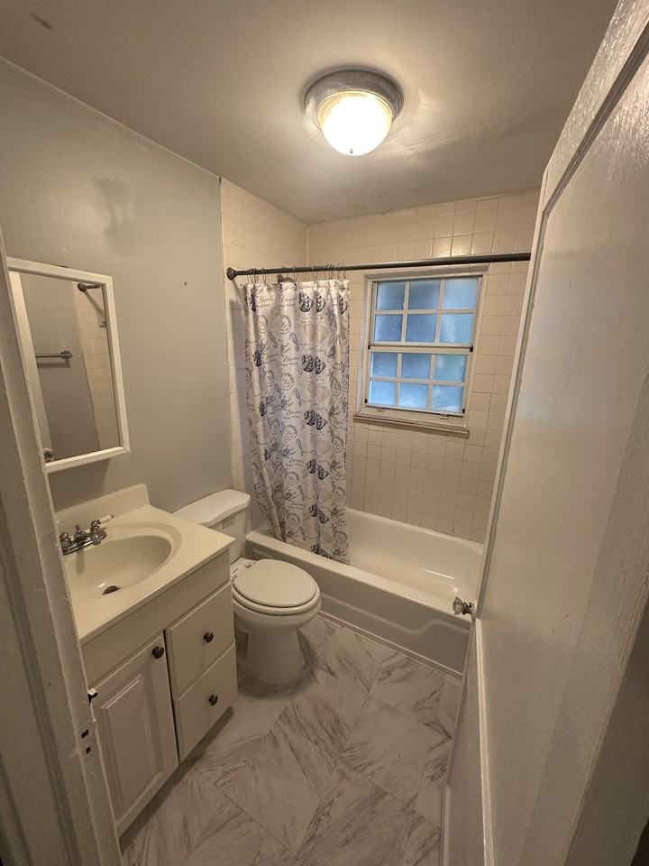 726 Omar Rd #4 - Photo 2 of 10