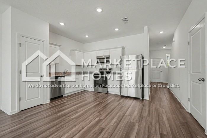 12022 Sylvia St - Photo 6 of 31