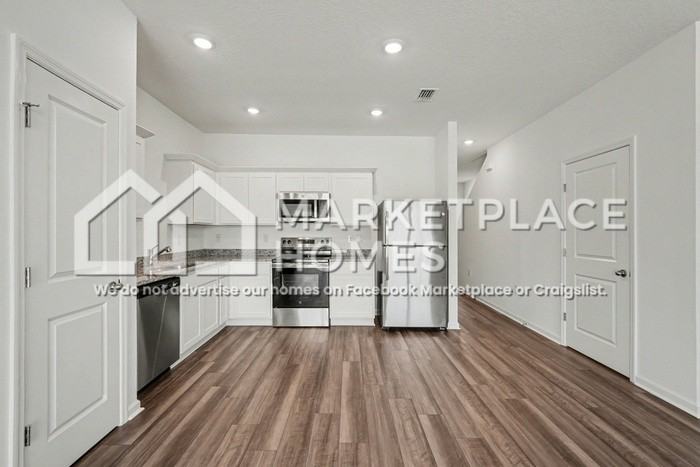12022 Sylvia St - Photo 7 of 31