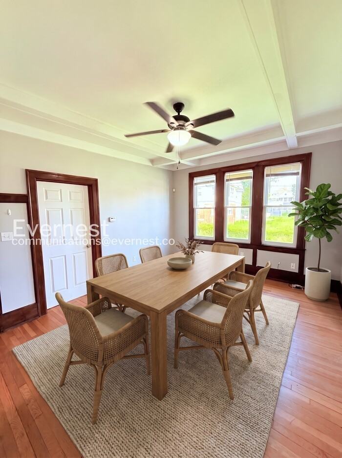 9429 Brush St #1B - Photo 3 of 24