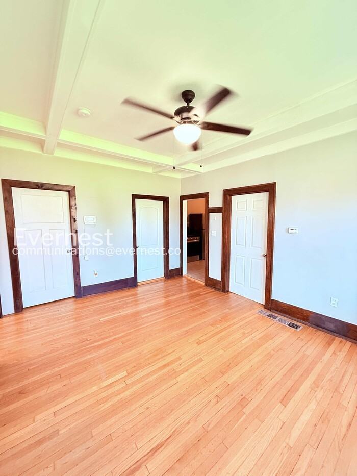 9429 Brush St #1B - Photo 4 of 24