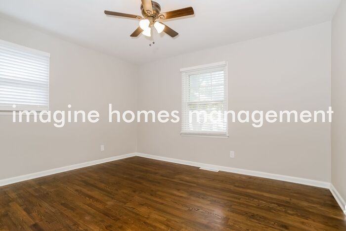 10010 Moody Park Dr - Photo 7 of 13