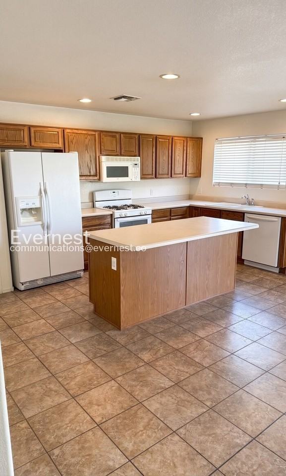 3381 N River Rapids Dr - Photo 4 of 22