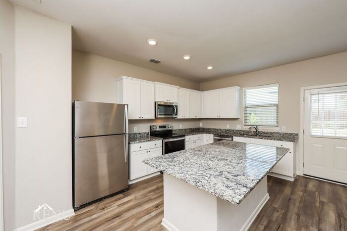 2034 Delta Downs Dr - Photo 3 of 17