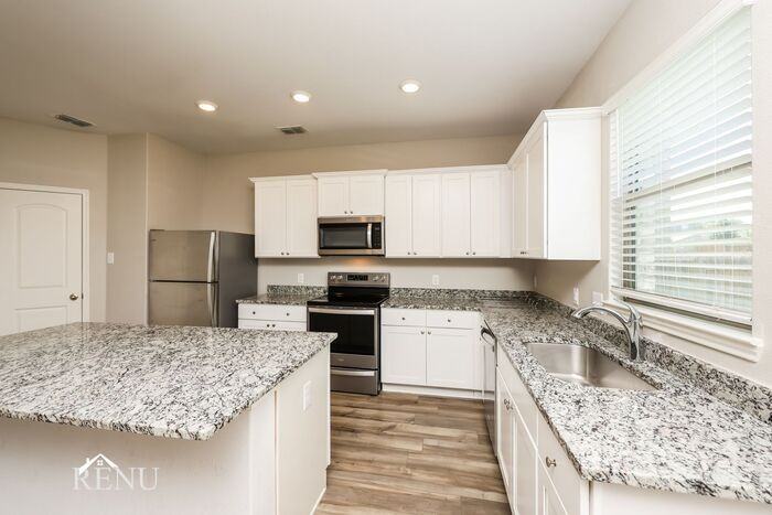 2034 Delta Downs Dr - Photo 4 of 17