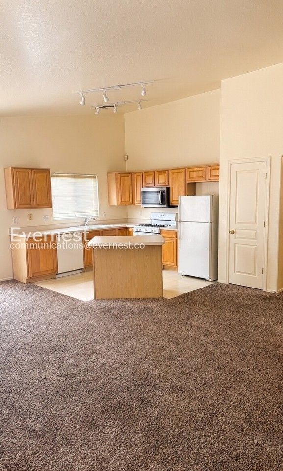 2542 W Sunstar Pl - Photo 5 of 25