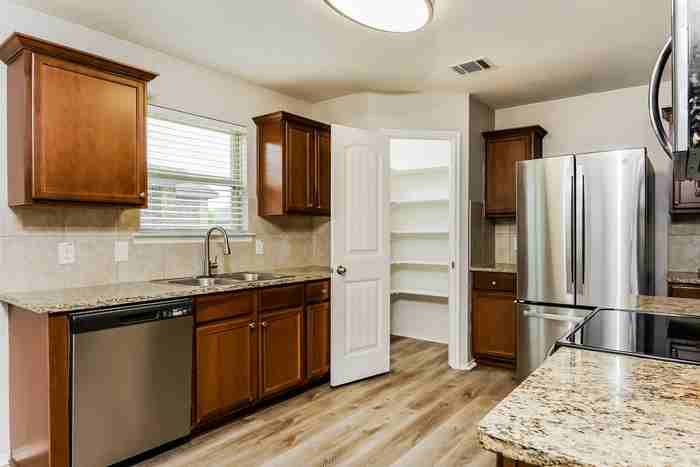 1207 Savannah Ridge Dr - Photo 6 of 17