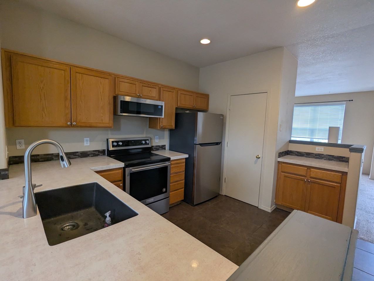 117 Nw Battaglia Ave #RED - Photo 3 of 20