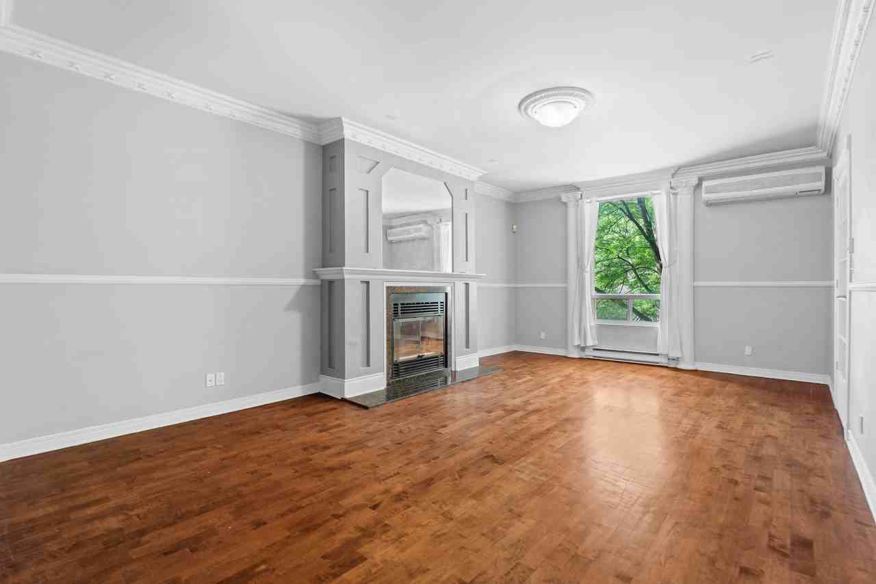 4553 Avenue de l'Esplanade - Photo 2 of 13