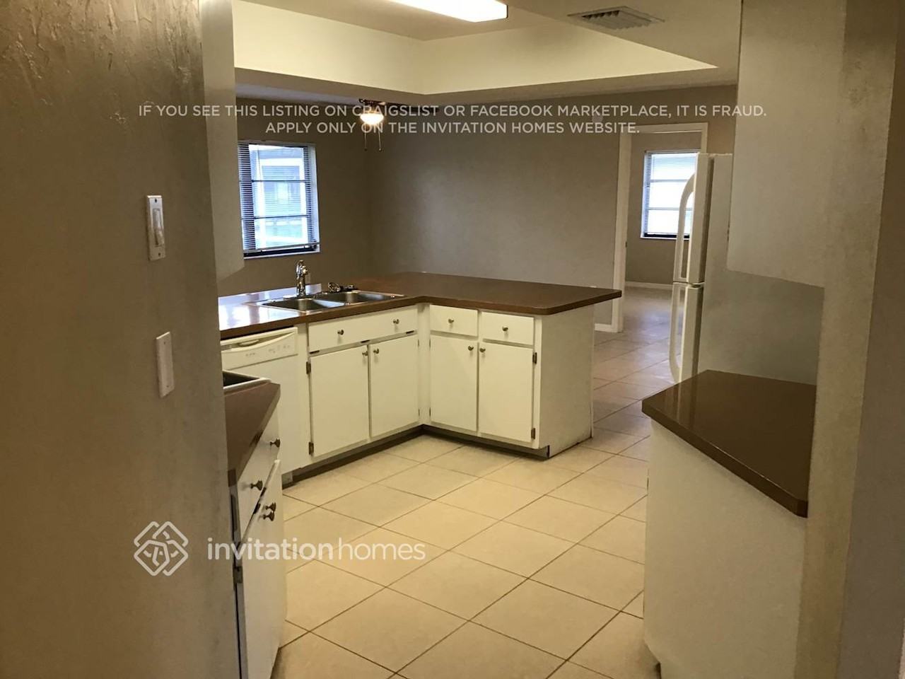 18416 Yarbrough Ave - Photo 7 of 22