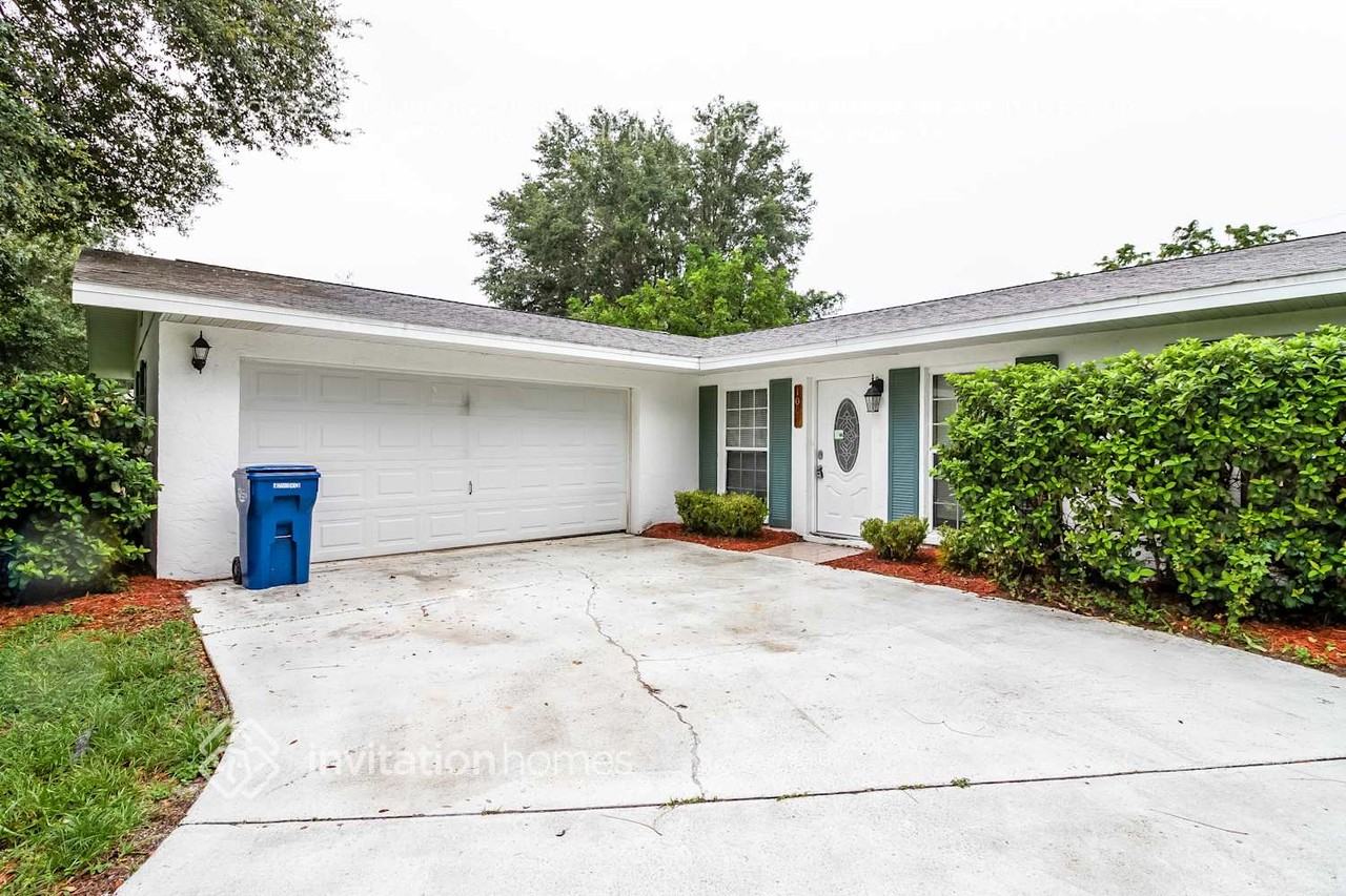 1007 Ell Way - Photo 2 of 20