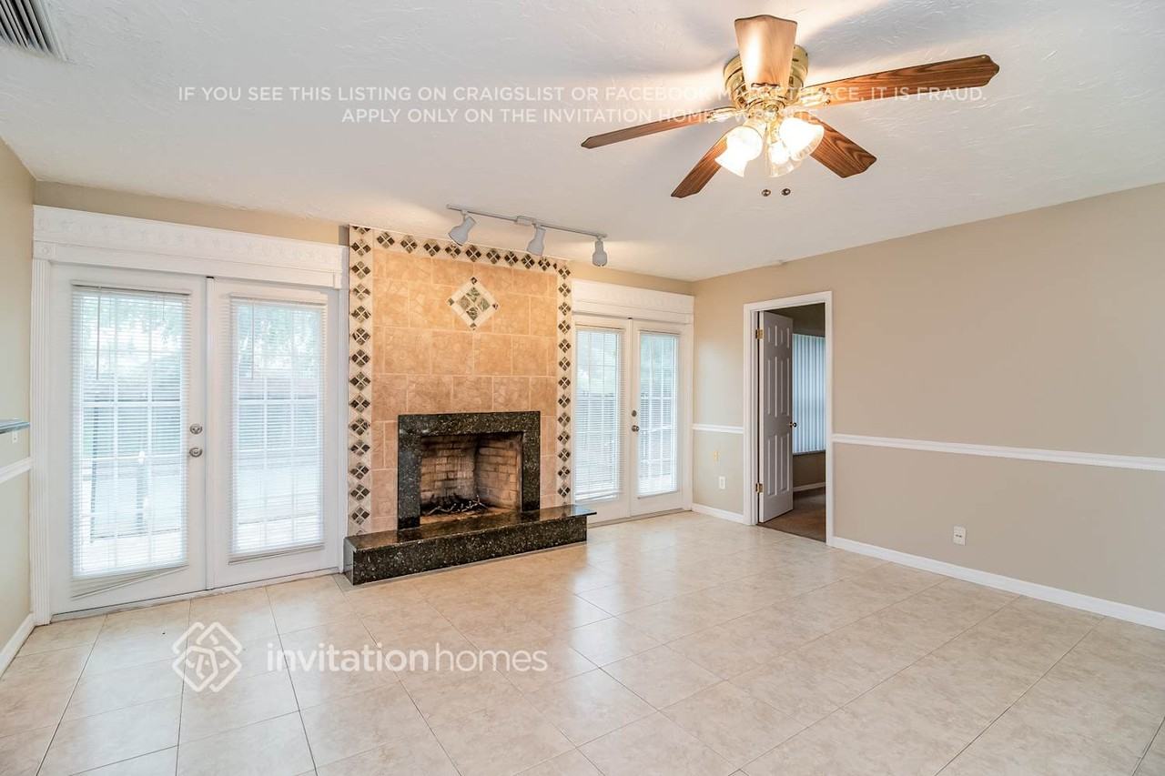 1007 Ell Way - Photo 4 of 20